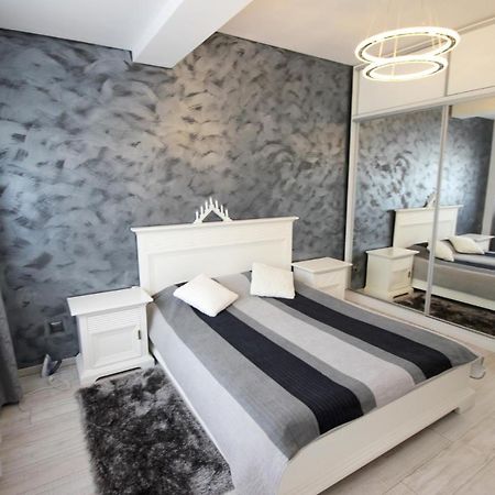 Apartament Diana เตอร์กู-มูเรช ภายนอก รูปภาพ